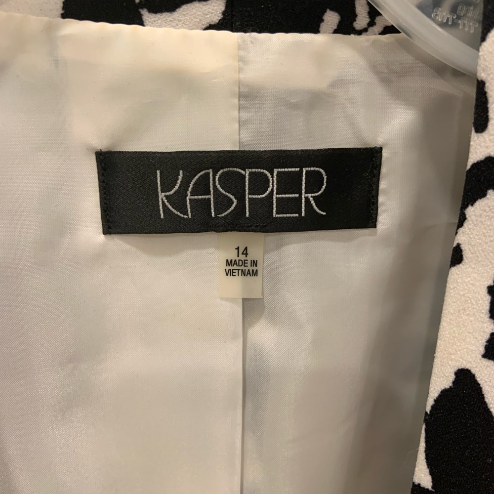 Black & Ivory 3/4 Sleeve Blazer - Picture 3 of 3